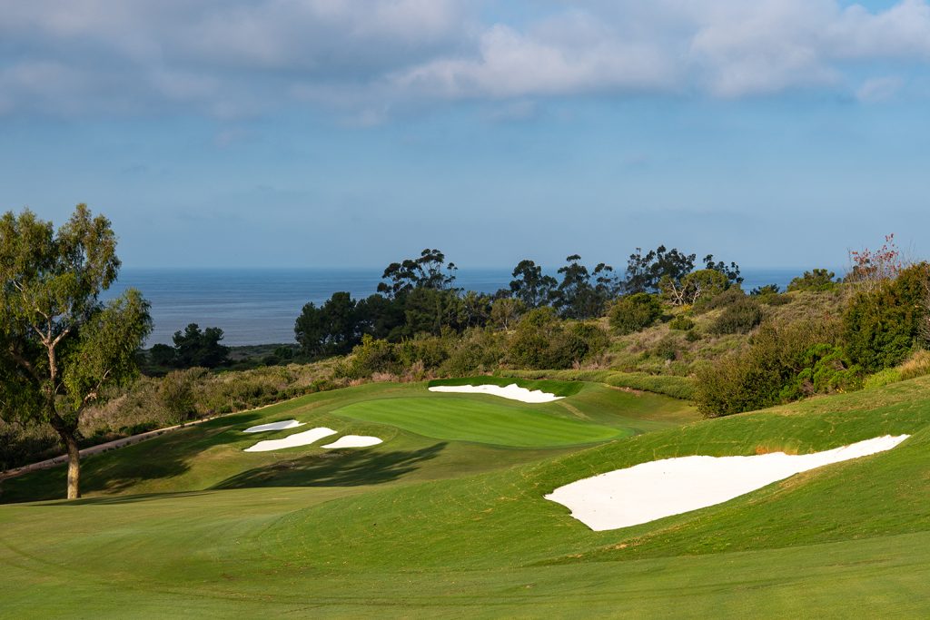 Golf pelican hill south course hole 1