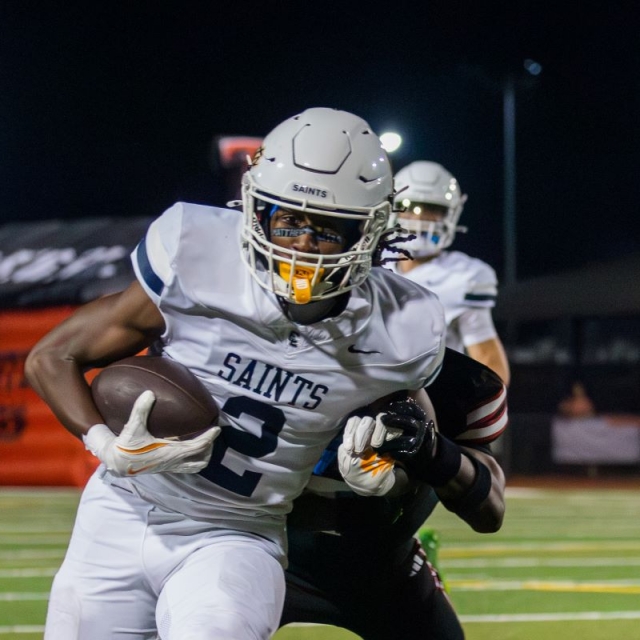 Crean lutherans mekhi mitchell runs with the ball 640x640 c